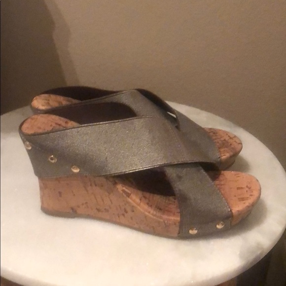 Shoes - Picture 4 of 5